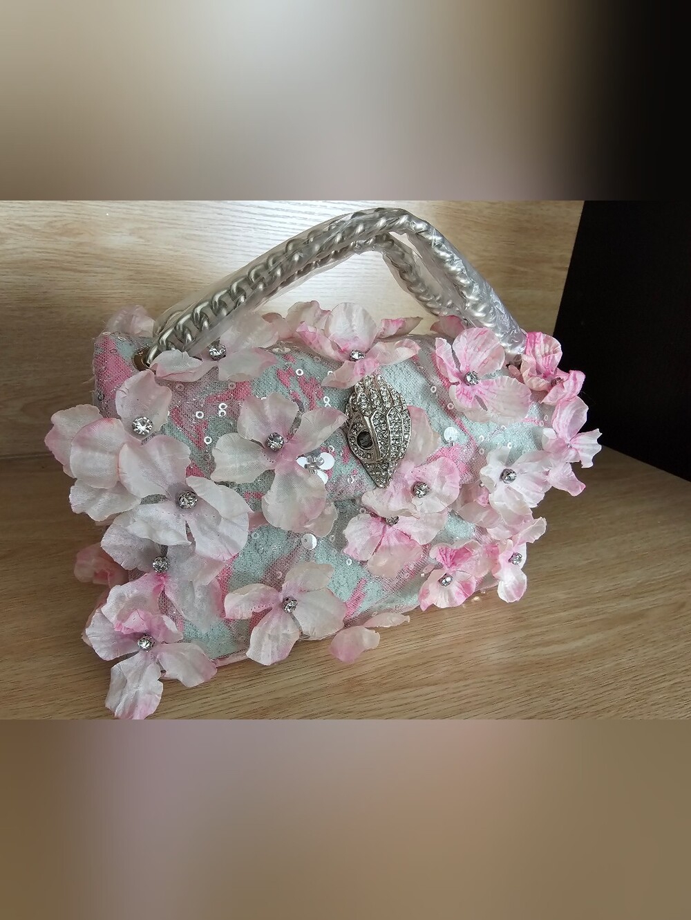 Kurt Geiger Mini Kensington Flower Bag. - Picture 4 of 12